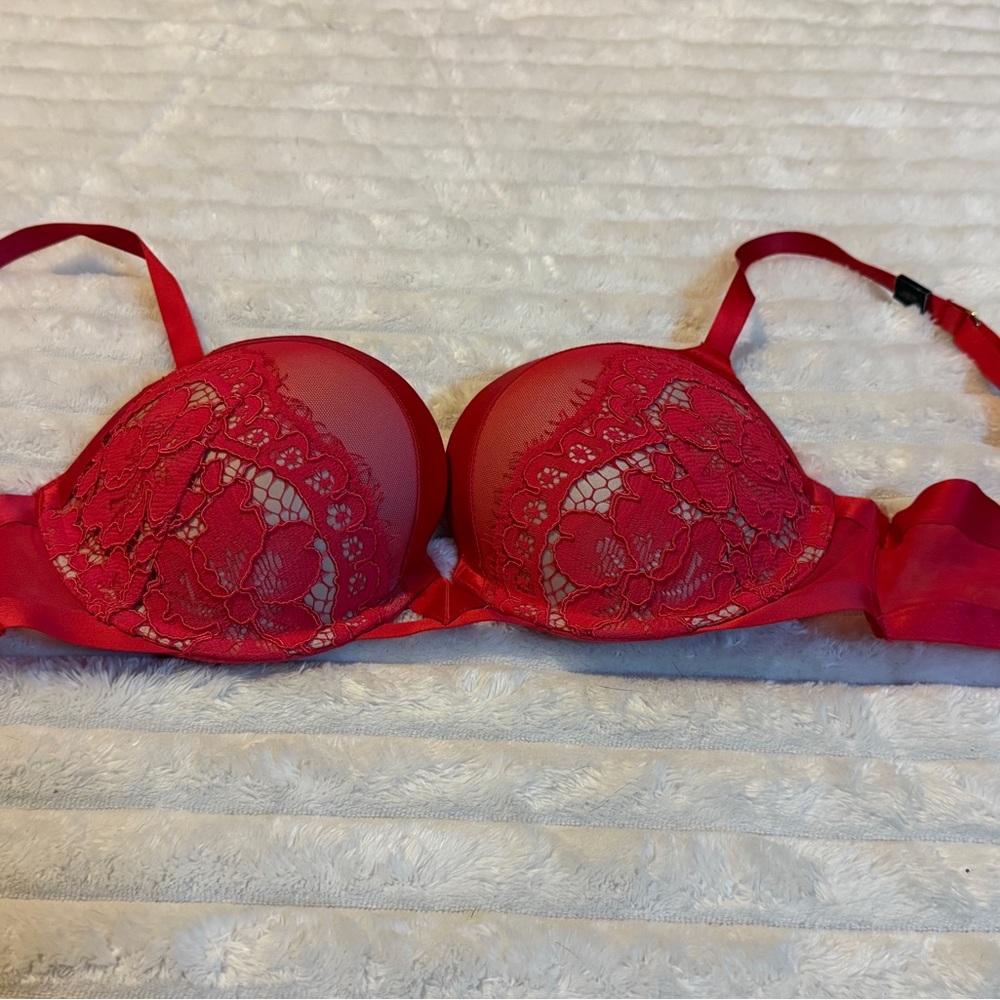 Victoria's Secret Vibrant Red Lace Bra